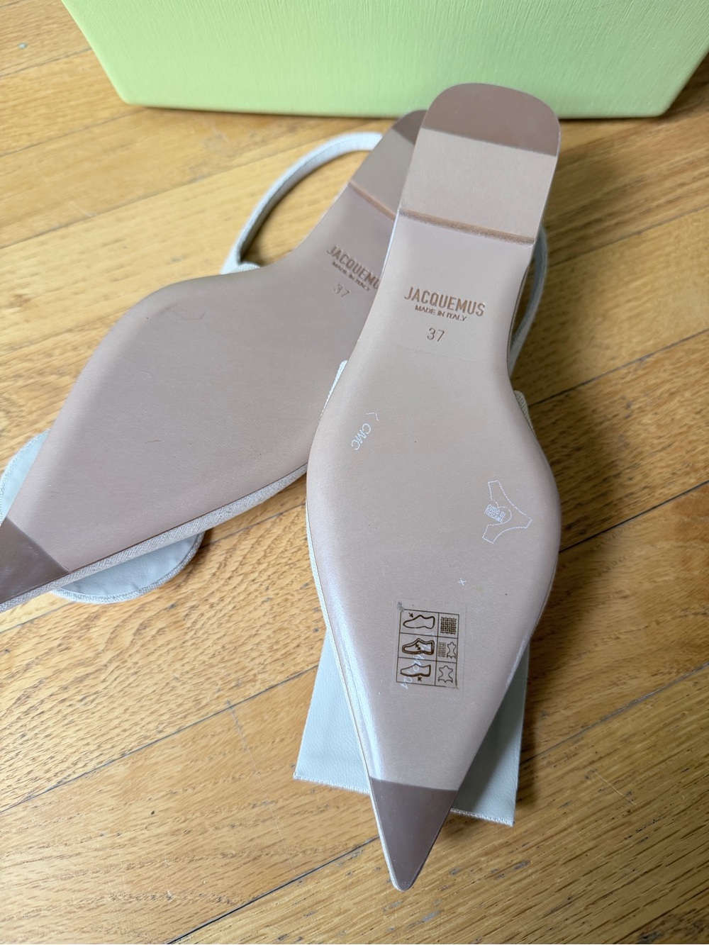 Jacquemus Cream Pointed Slingback Flats with Textured Upper - Picture 3 of 4